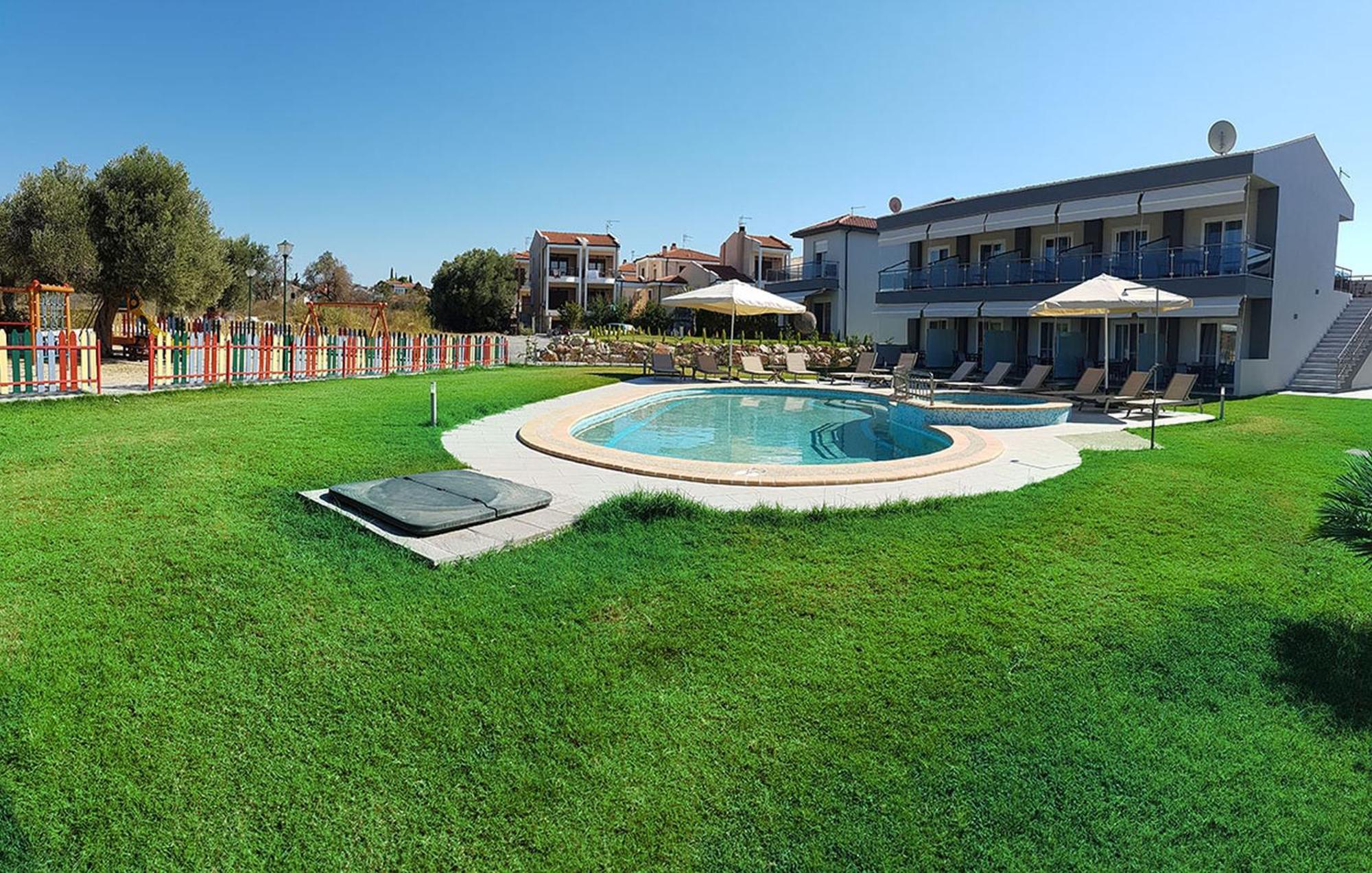 Finikas Garden Beach Resort Nikiti Buitenkant foto