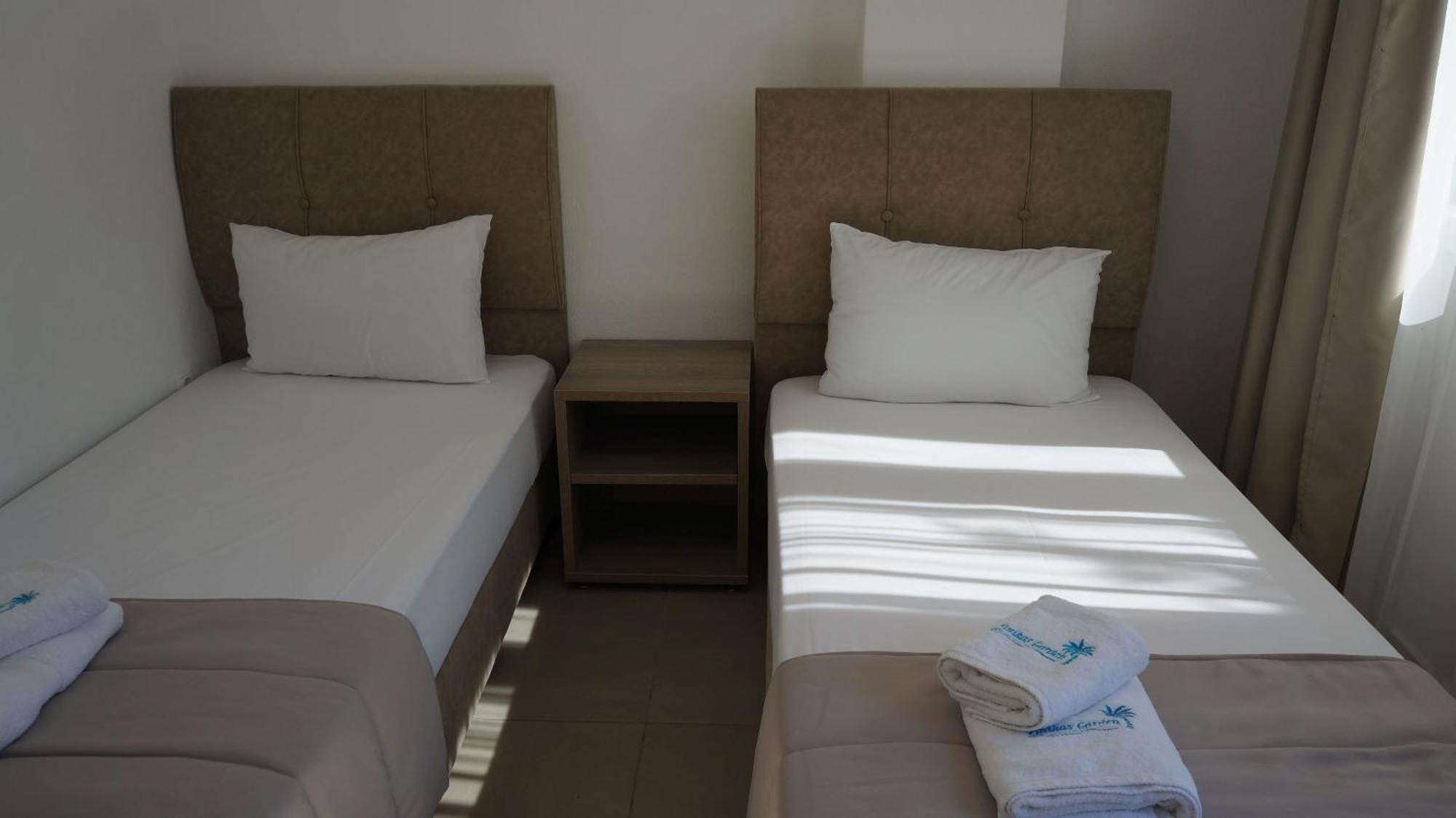 Finikas Garden Beach Resort Nikiti Buitenkant foto
