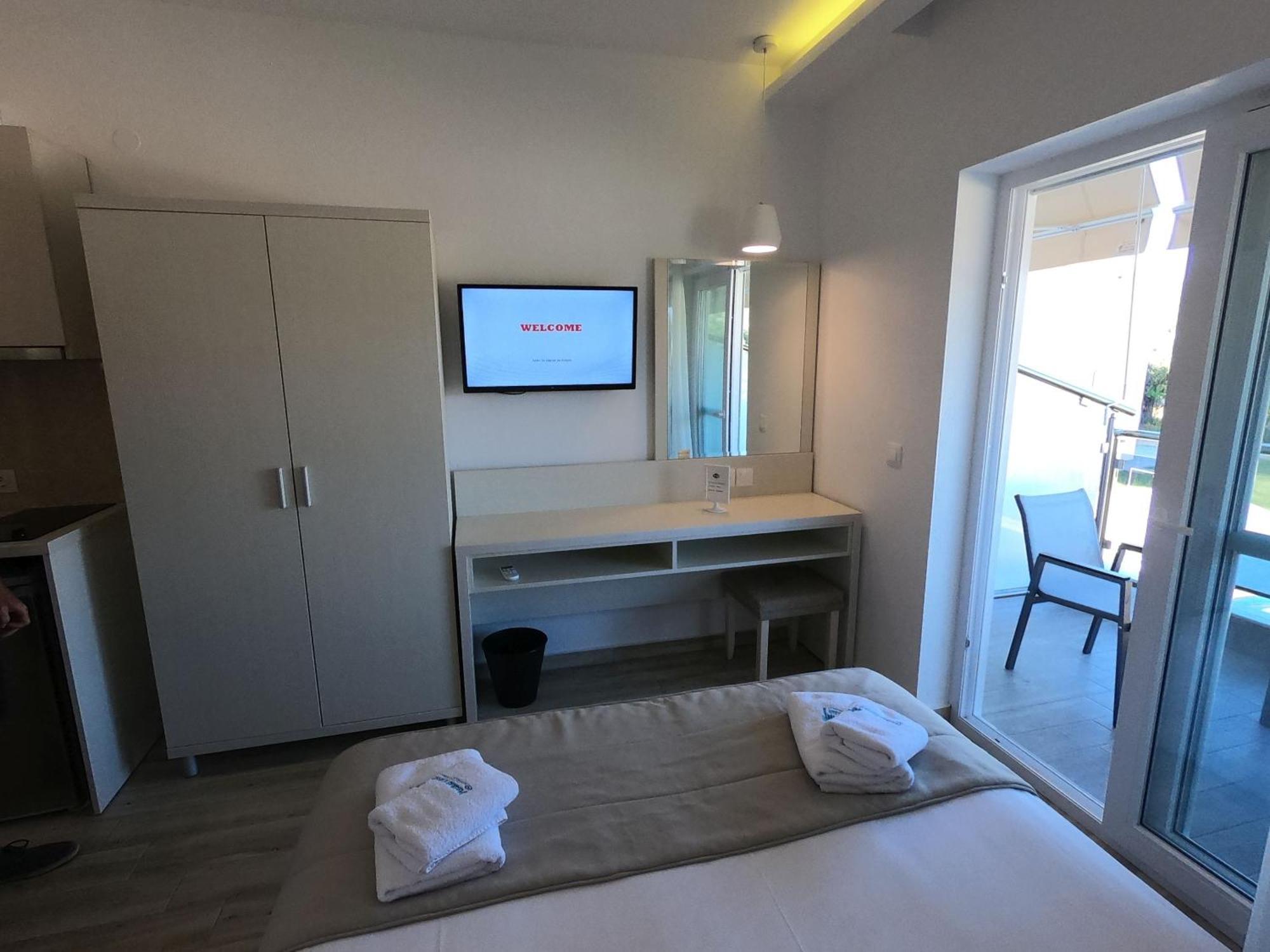 Finikas Garden Beach Resort Nikiti Buitenkant foto