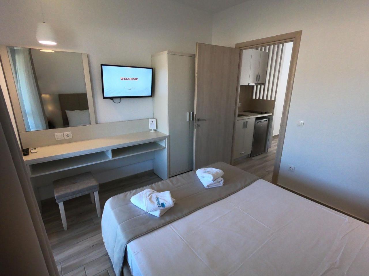 Finikas Garden Beach Resort Nikiti Buitenkant foto