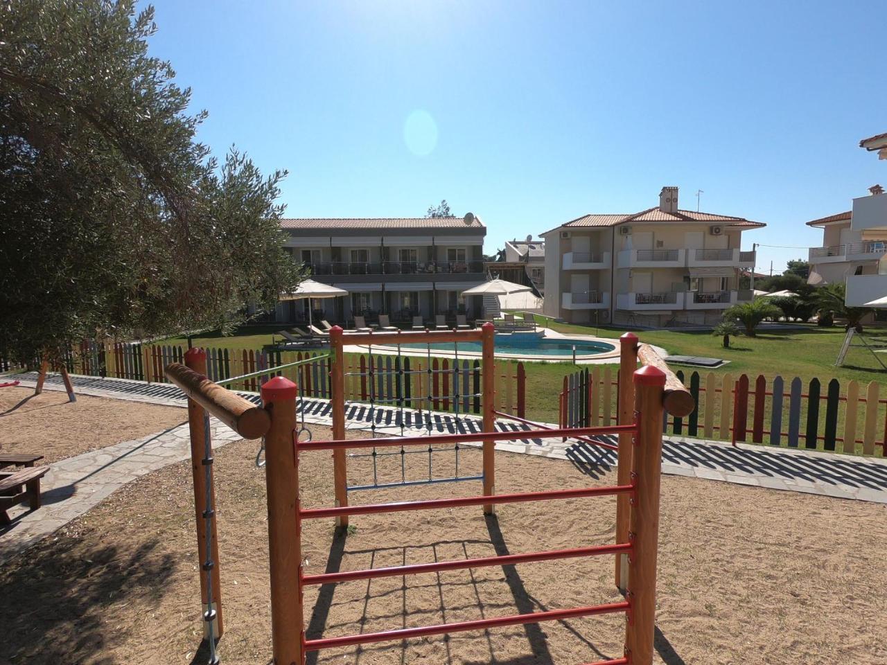 Finikas Garden Beach Resort Nikiti Buitenkant foto