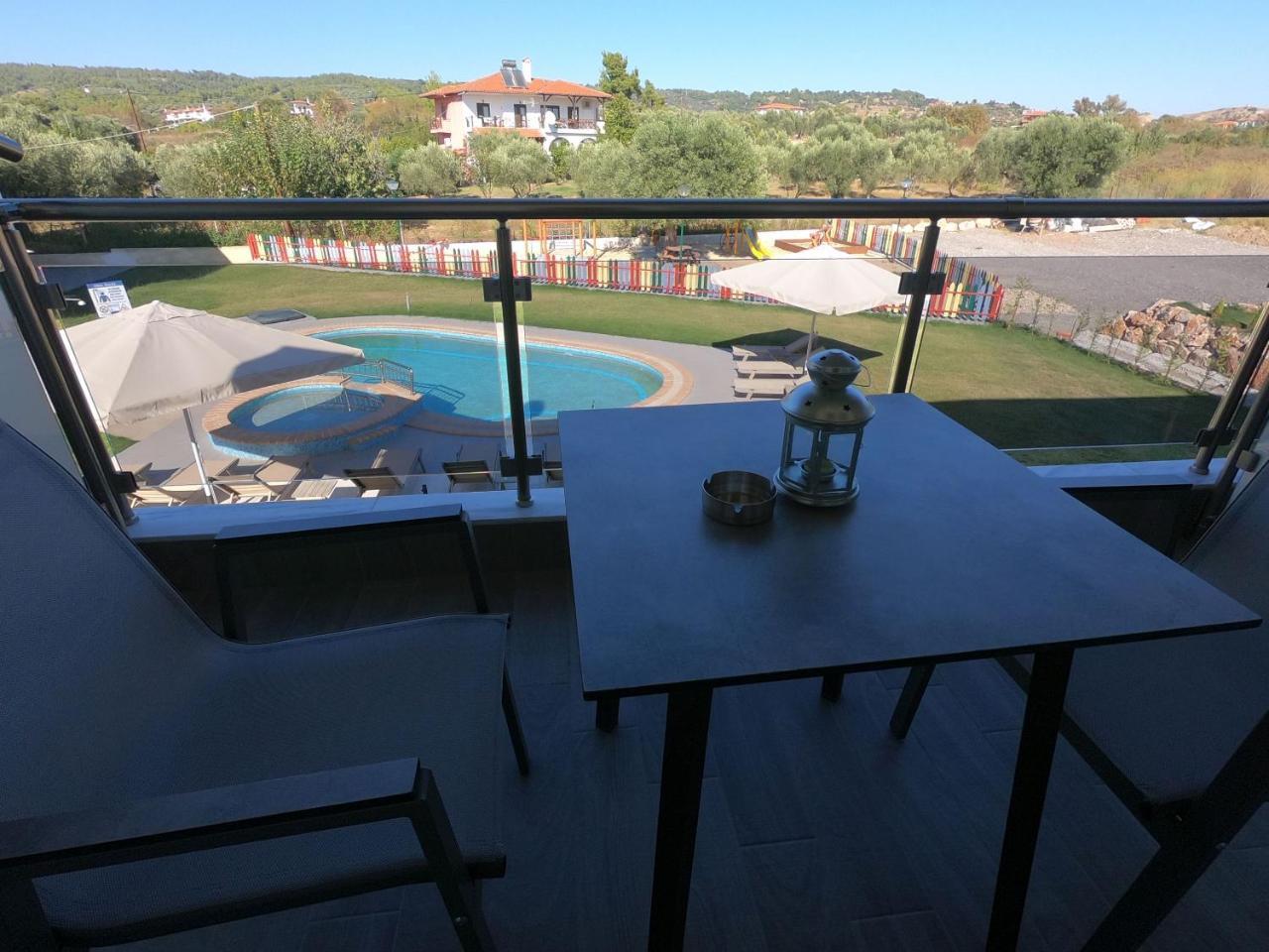 Finikas Garden Beach Resort Nikiti Buitenkant foto