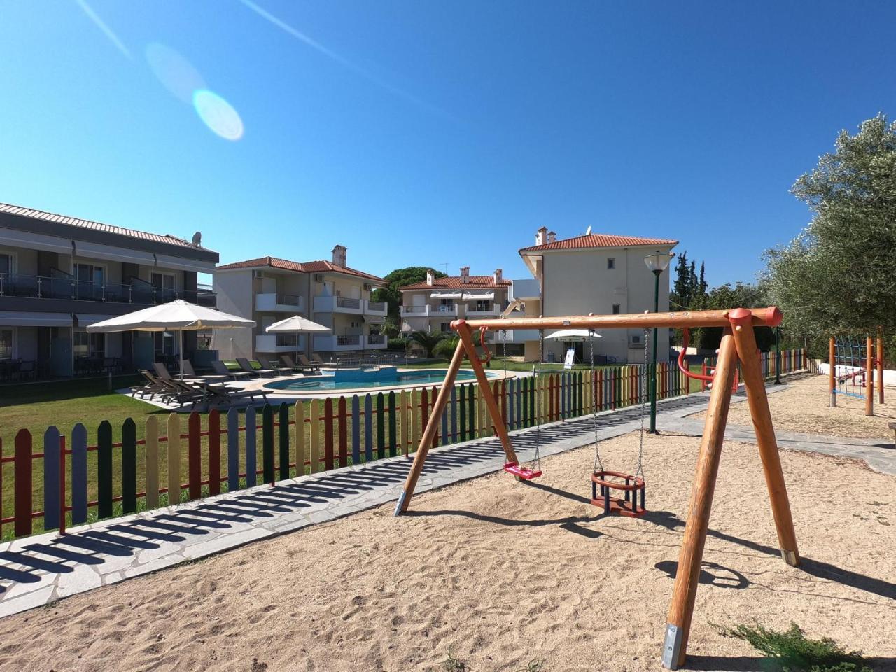 Finikas Garden Beach Resort Nikiti Buitenkant foto