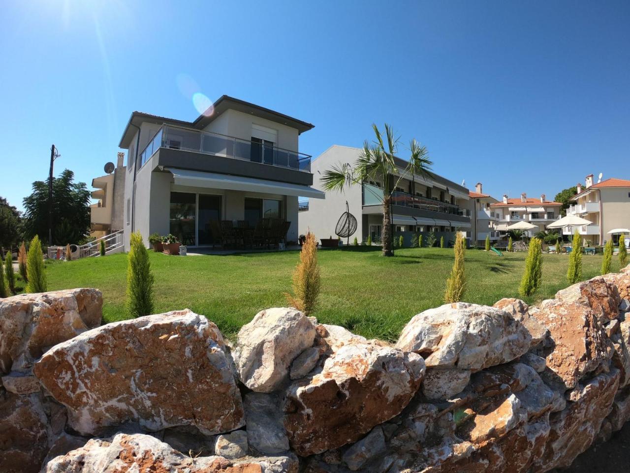 Finikas Garden Beach Resort Nikiti Buitenkant foto
